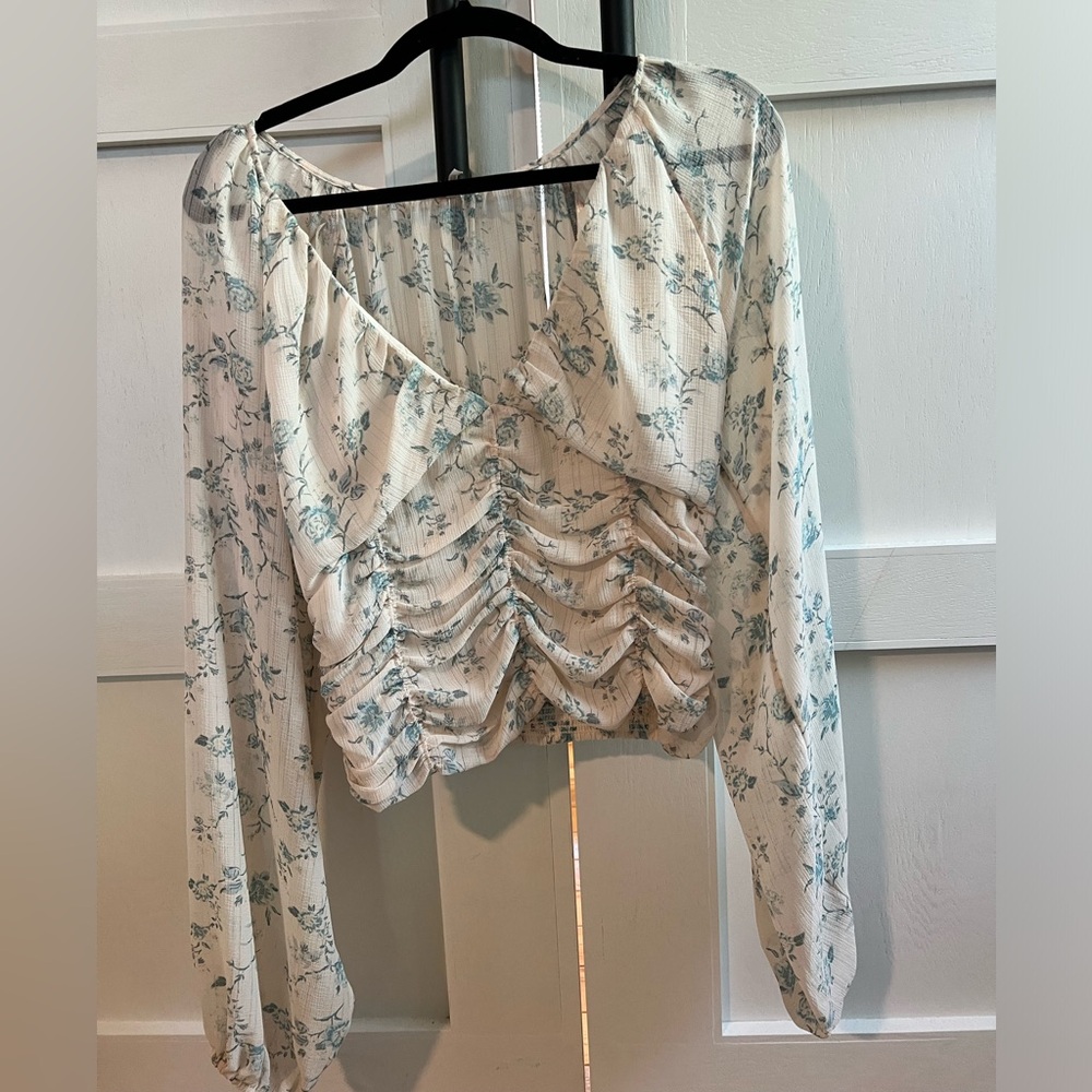 Free People Blouse - So Summery! Only worn 1 time.